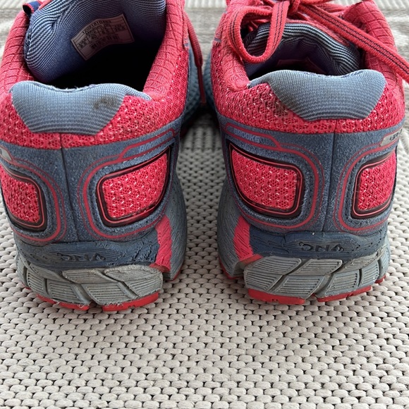 Brooks Women’s Adrenaline ASR-13 Sneakers - Picture 3 of 10